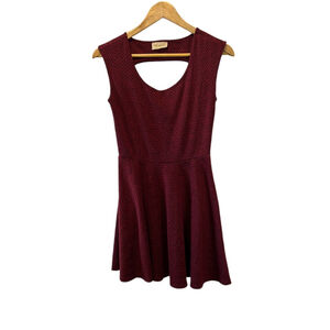 ENOUGH ABOUT ME..Burgundy Back Cut Out Sleeveless Flowy Dress S